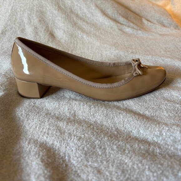 Tory Burch "Chelsea" patent leather pump in Camellia Pink, size 9 - Picture 6 of 8